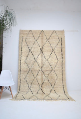 Vintage BENI OURAIN Rug Plush Wool Berber Rug BQ1770