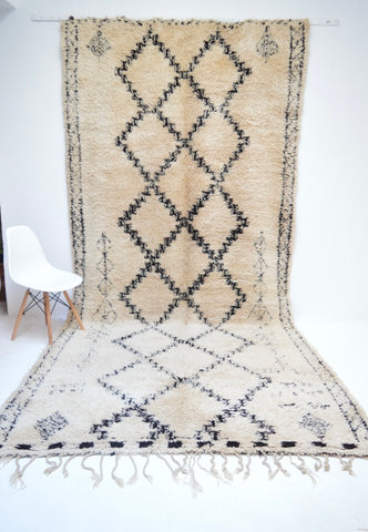 Vintage BENI OURAIN rug 6’5” x 13.5 Ft hand knotted plush Berber rug