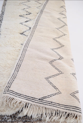 Vintage BENI OURAIN Rug Plush Berber Wool Rug