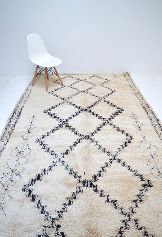 Vintage BENI OURAIN rug 6’5” x 13.5 Ft hand knotted plush Berber rug