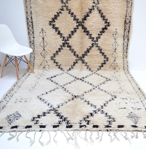 Vintage BENI OURAIN rug 6’5” x 13.5 Ft hand knotted plush Berber rug