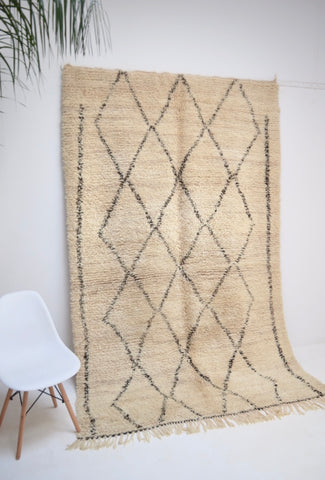 Vintage BENI OURAIN Rug Plush Wool Berber Rug