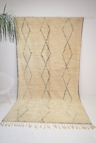 Vintage BENI OURAIN Rug Plush Wool Diamond Rug