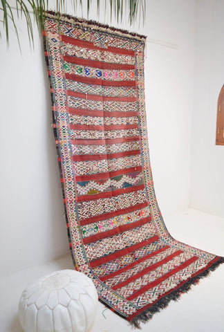 Queens Delight - Vintage Moroccan kilim Berber Rug