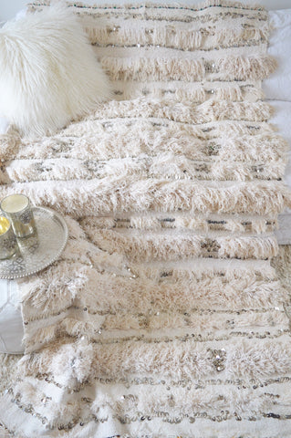 White Vinrsge Moroccan Wedding Blanket 